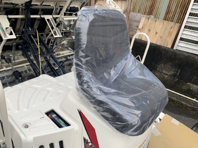 田植機 YR4S-RZ 写真８